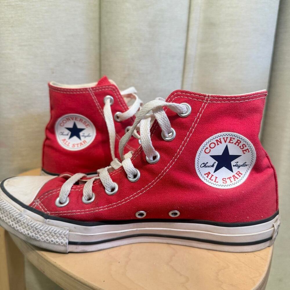 UNISEX red Converse chuck taylor shoes Men 5/ Women 7 school grunge party